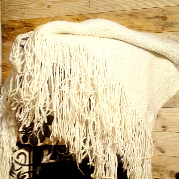 White Mountain Other - White Mountain Weavers Soft Throw with Fringe